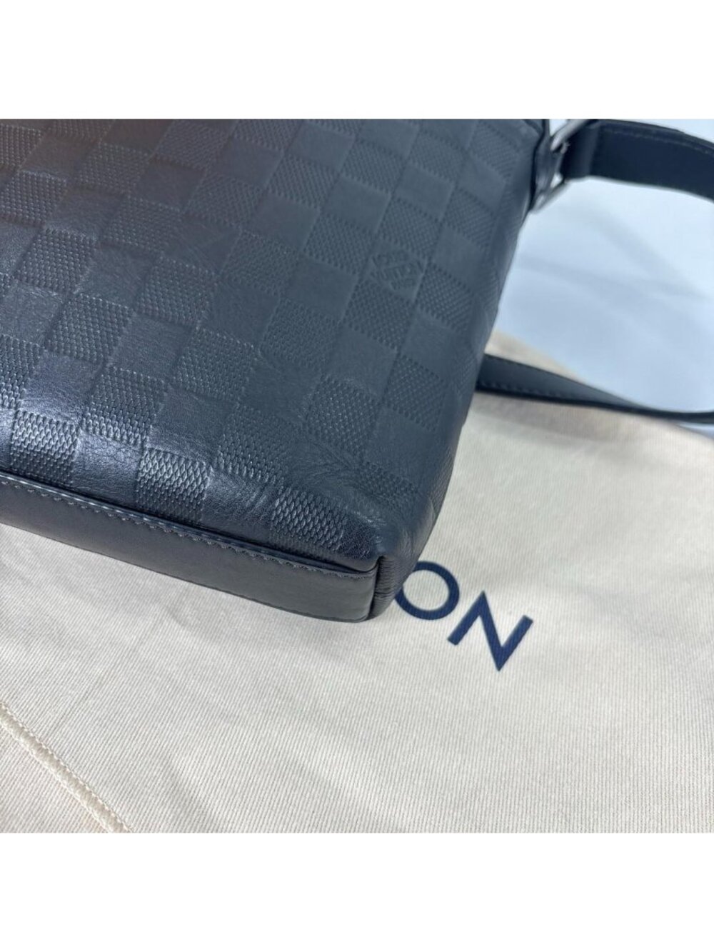Louis Vuitton Super Damier Infini Pochette Shoulder Bag - Picture 10 of 15
